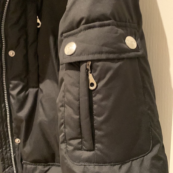 DKNY puffer jacket - Picture 6 of 7